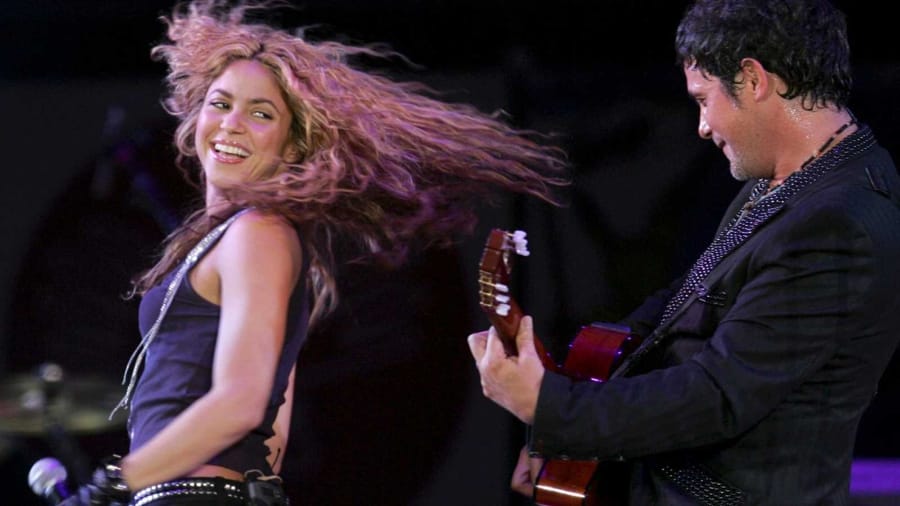 Alejandro Sanz y Shakira inician romance 